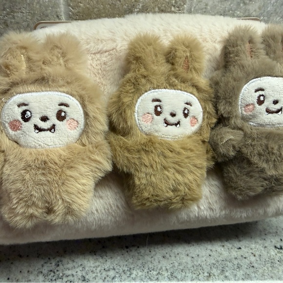 Cutesters Labubu Style Make Up Bag - Picture 6 of 7